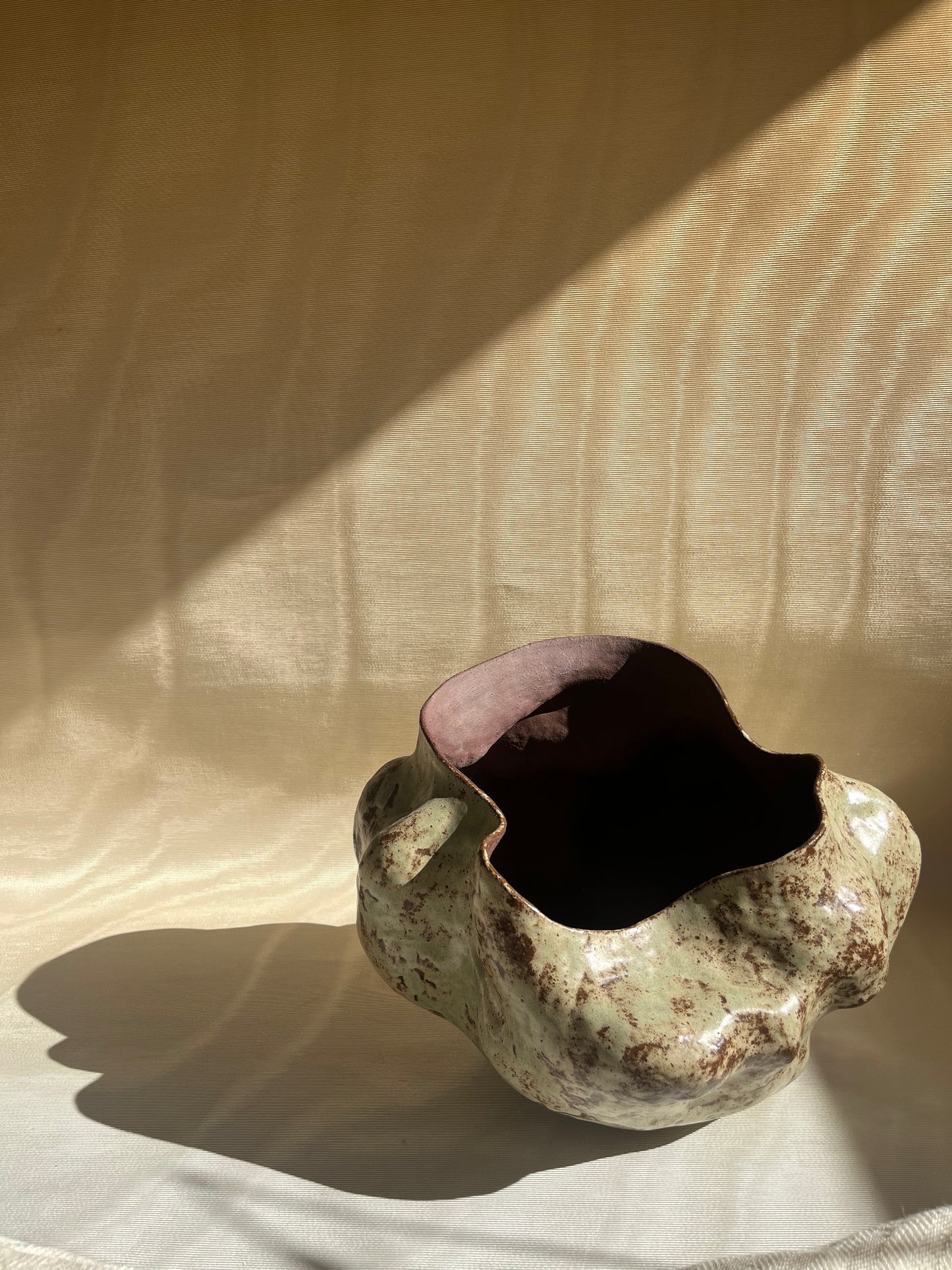 Vase Ormuz, Cora