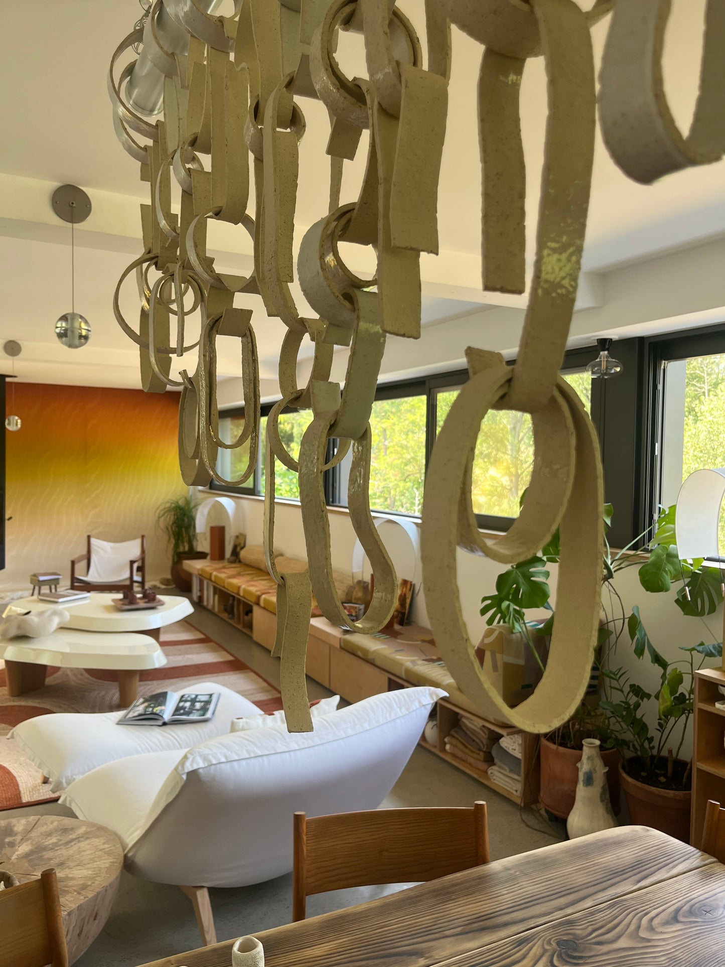 « J’habille la lumière » Objet sculptural /Suspension - Ccéramique x Maison Makeba