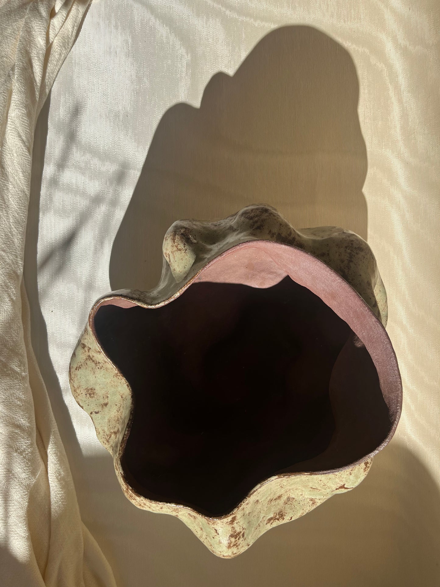 Vase Ormuz, Cora