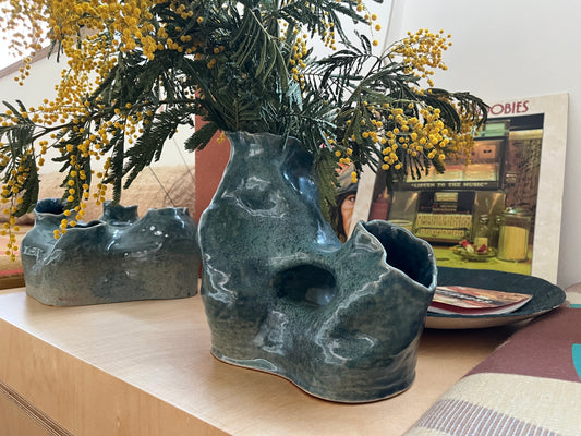 Vase corail bleu I, Cora