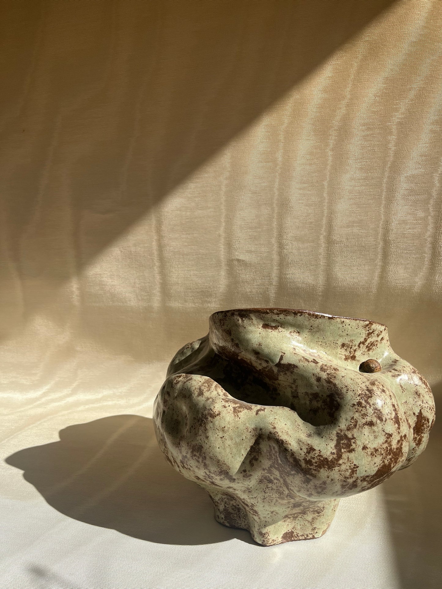 Vase Ormuz, Cora
