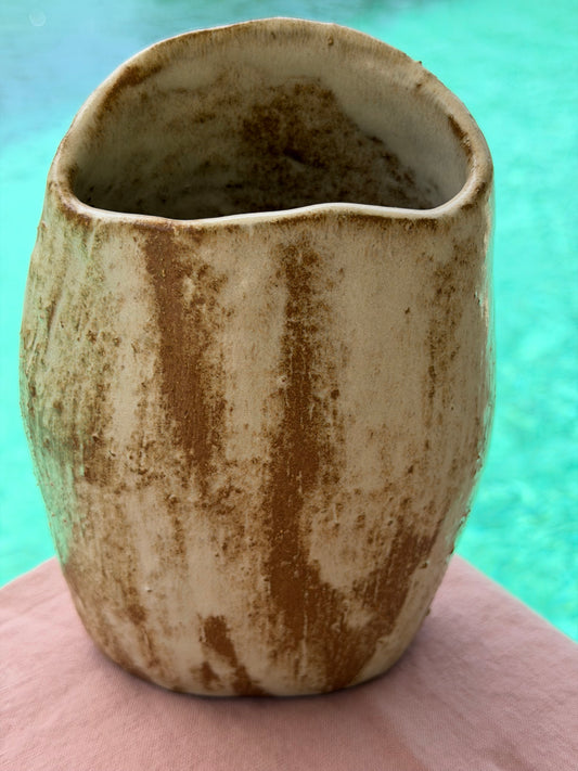 Vase décolletté I, Cora