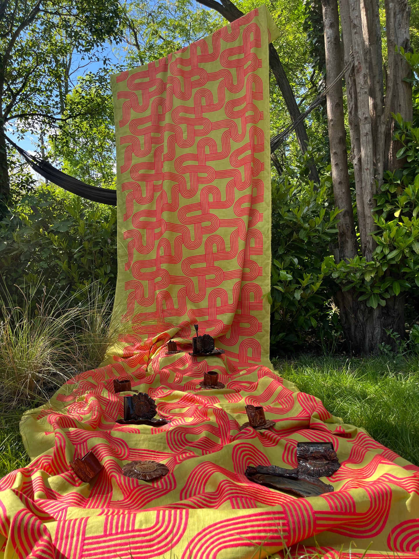 Service à café Tournesol-Ecorce d’arbre, Jordane Somville et Maison Makeba