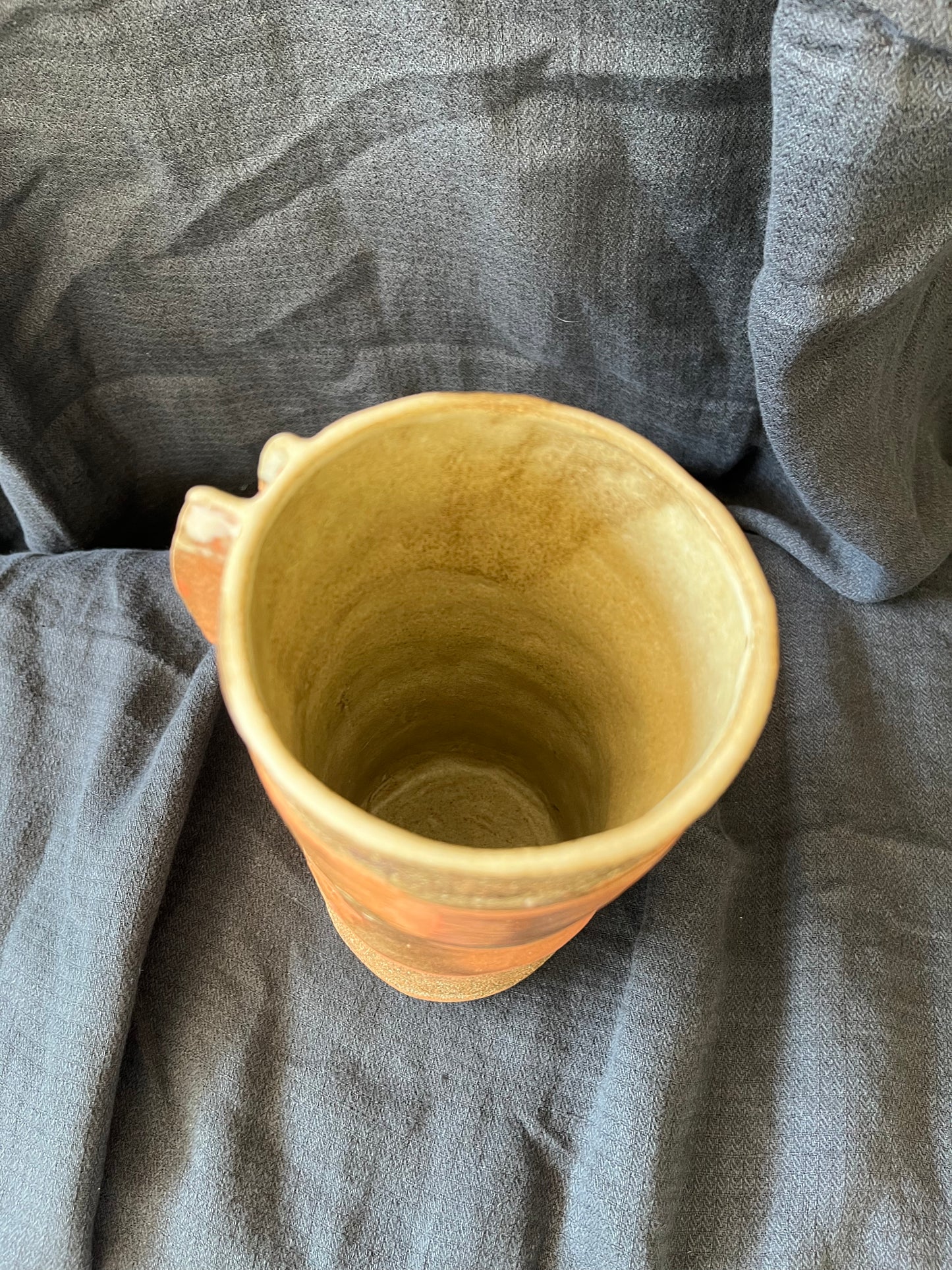 Vase à ailettes. Grès roux émaillé
- Muriel Senaux