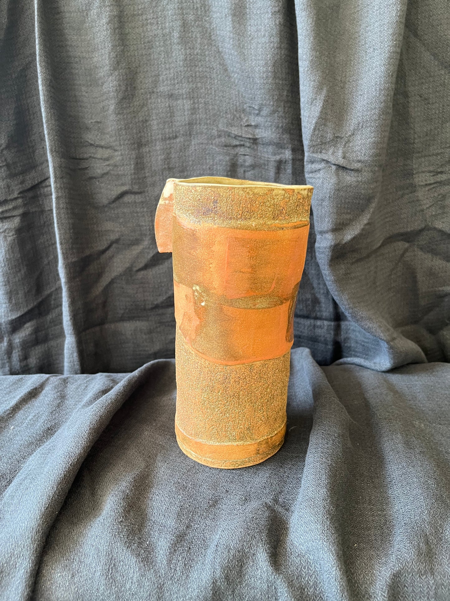 Vase à ailettes. Grès roux émaillé
- Muriel Senaux