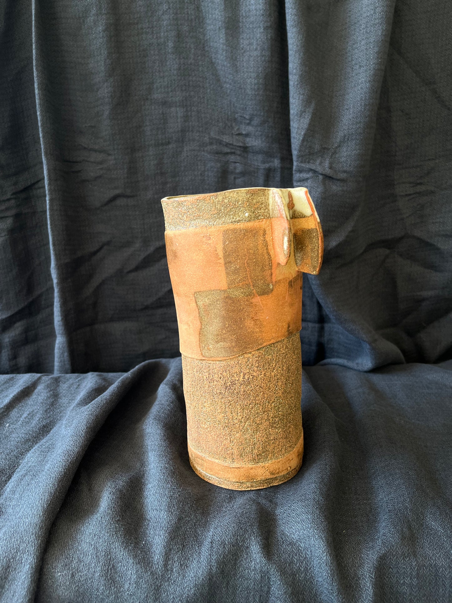 Vase à ailettes. Grès roux émaillé
- Muriel Senaux