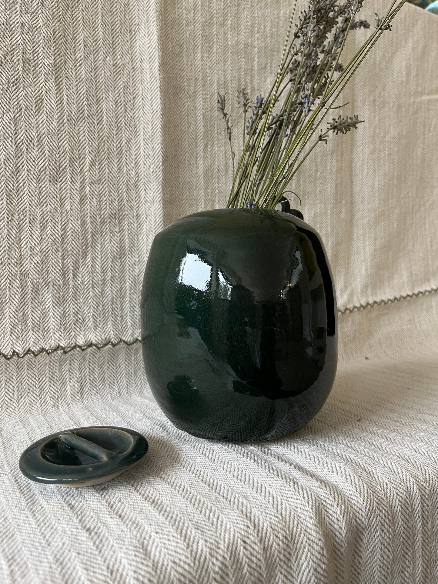 Vase aux anneaux, Hannah André