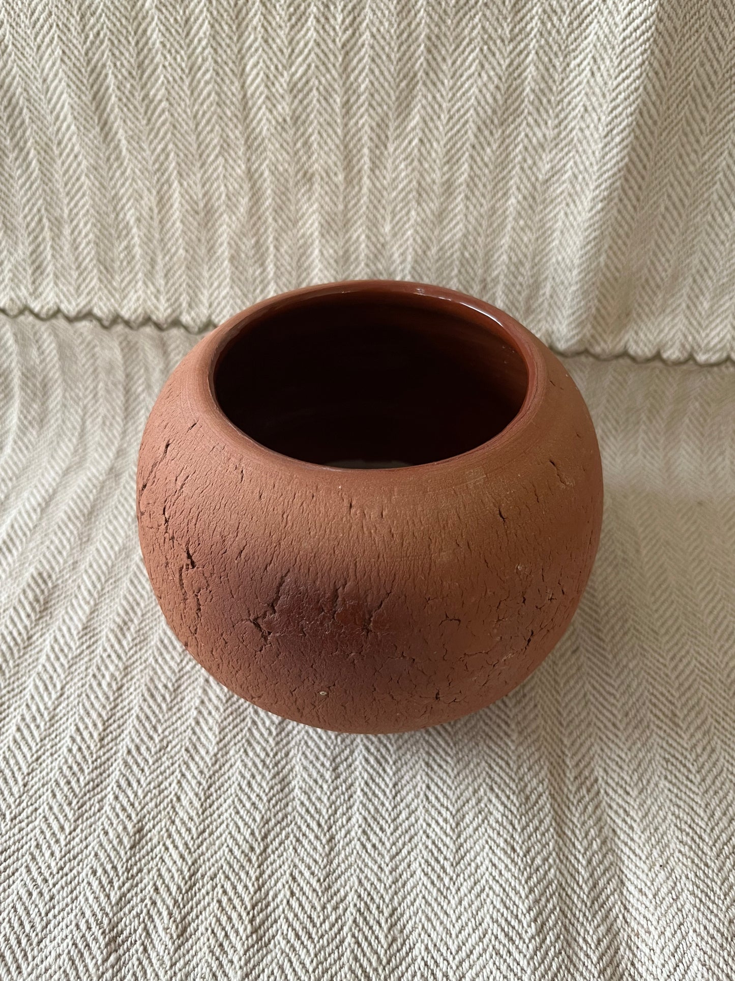 Vase craquelé, Hannah André