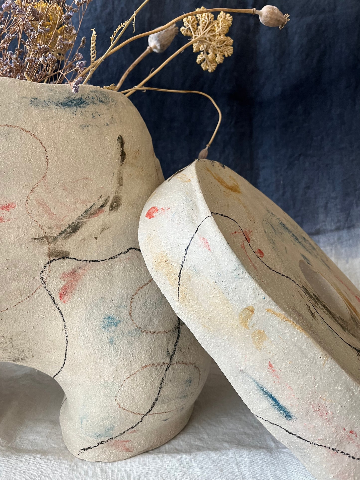 Tabouret vase-jarre avec son capuchon plateau - Collab Maison Makeba x MR Céramique