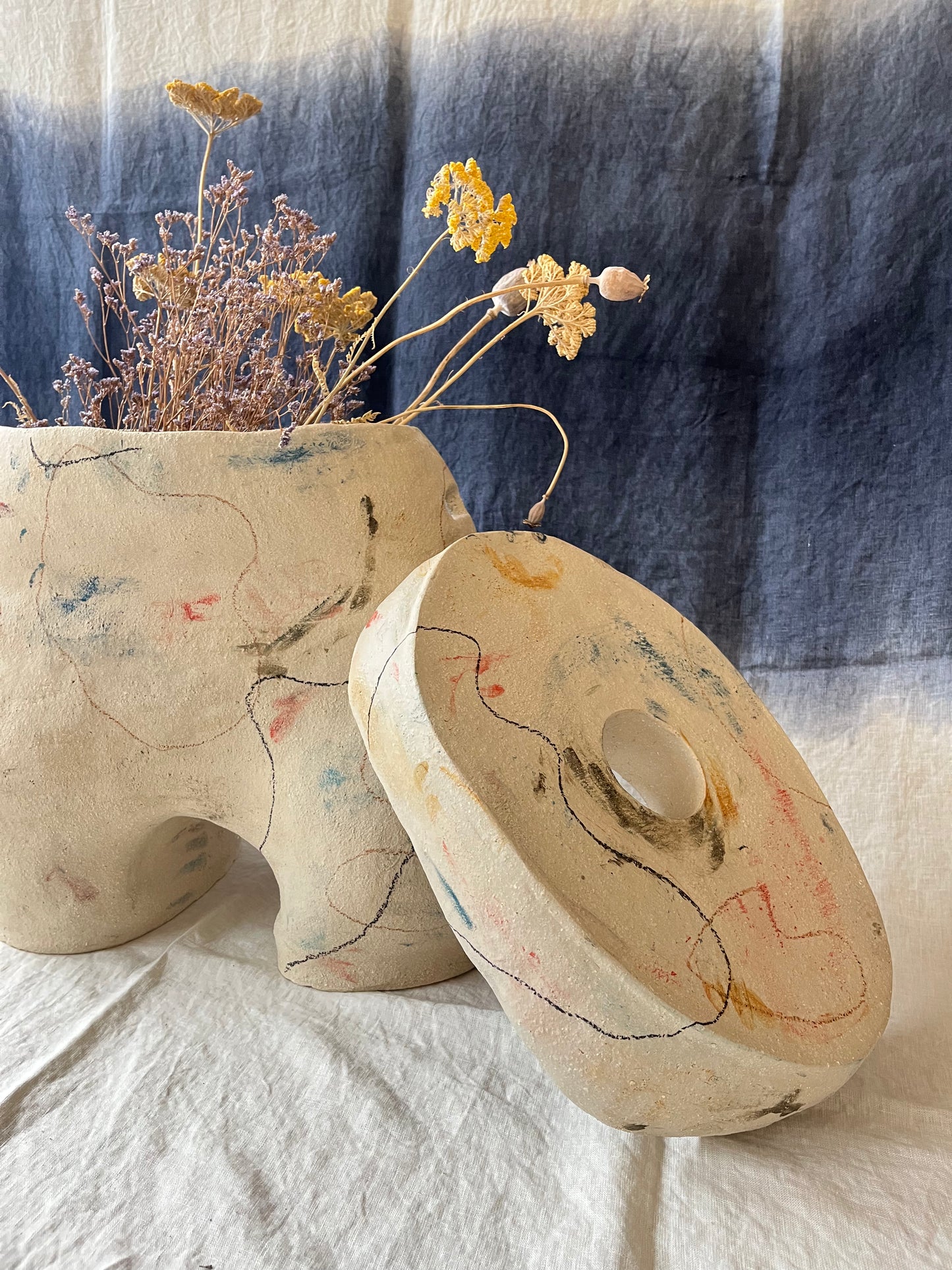 Tabouret vase-jarre avec son capuchon plateau - Collab Maison Makeba x MR Céramique