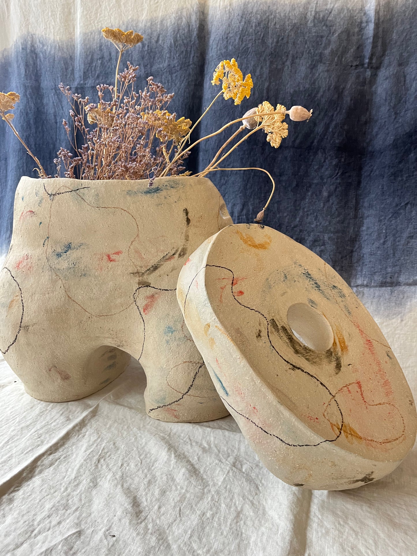 Tabouret vase-jarre avec son capuchon plateau - Collab Maison Makeba x MR Céramique