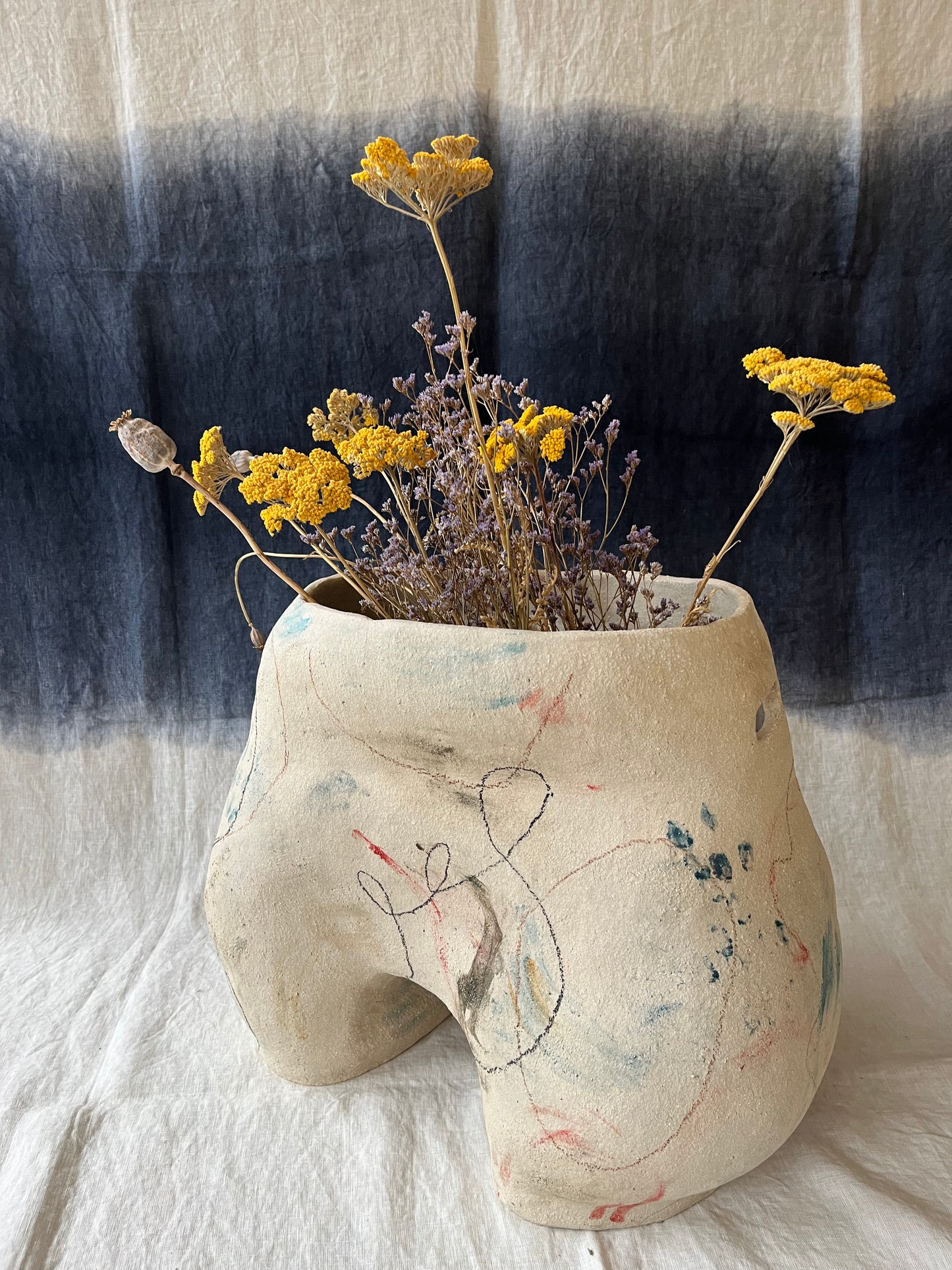 Tabouret vase-jarre avec son capuchon plateau - Collab Maison Makeba x MR Céramique