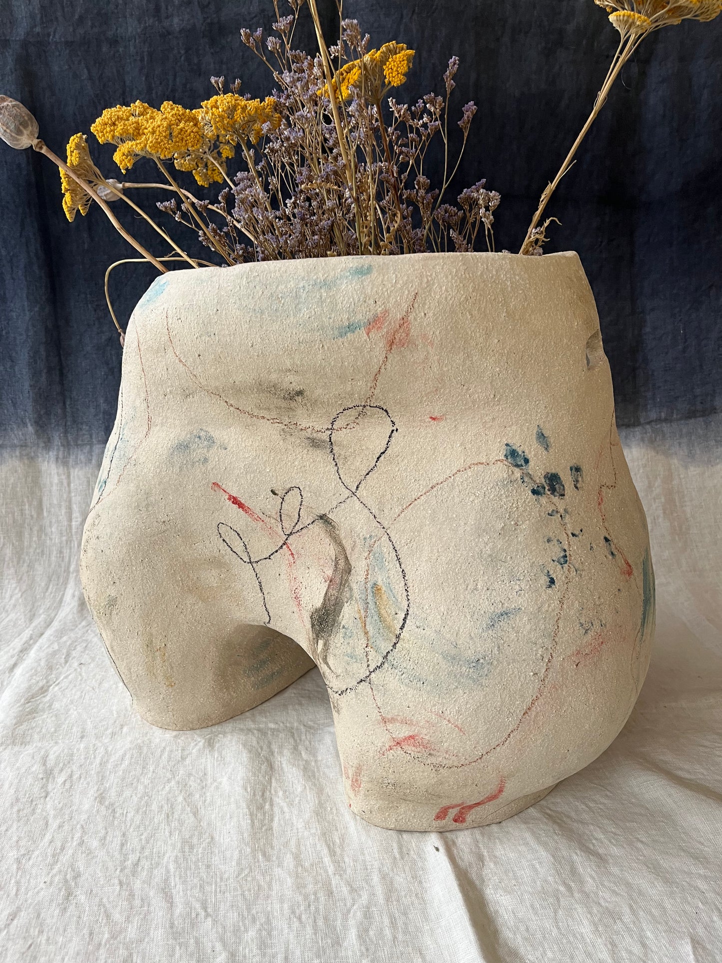 Tabouret vase-jarre avec son capuchon plateau - Collab Maison Makeba x MR Céramique