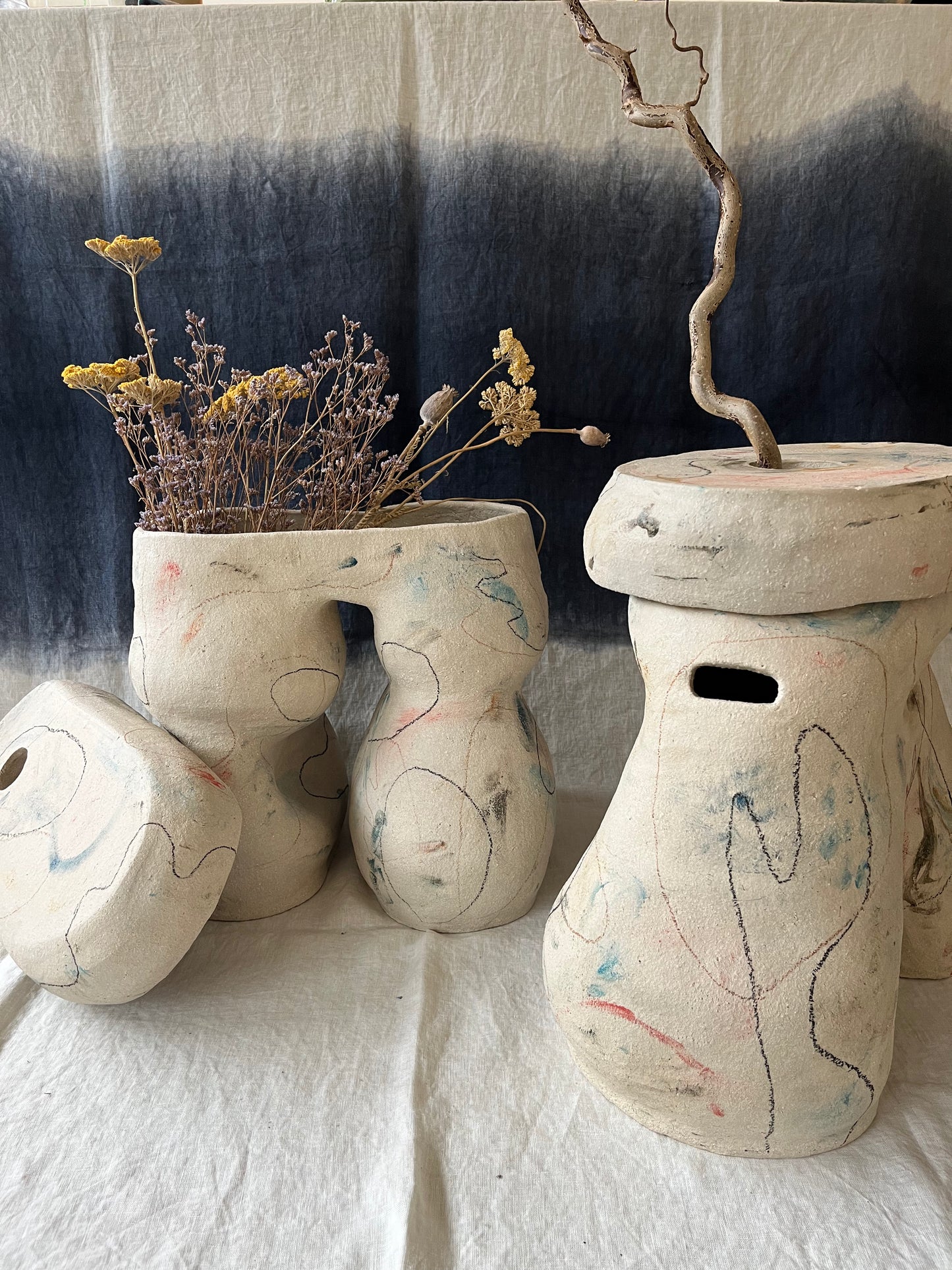 Tabouret vase-jarre avec son capuchon plateau - Collab Maison Makeba x MR Céramique