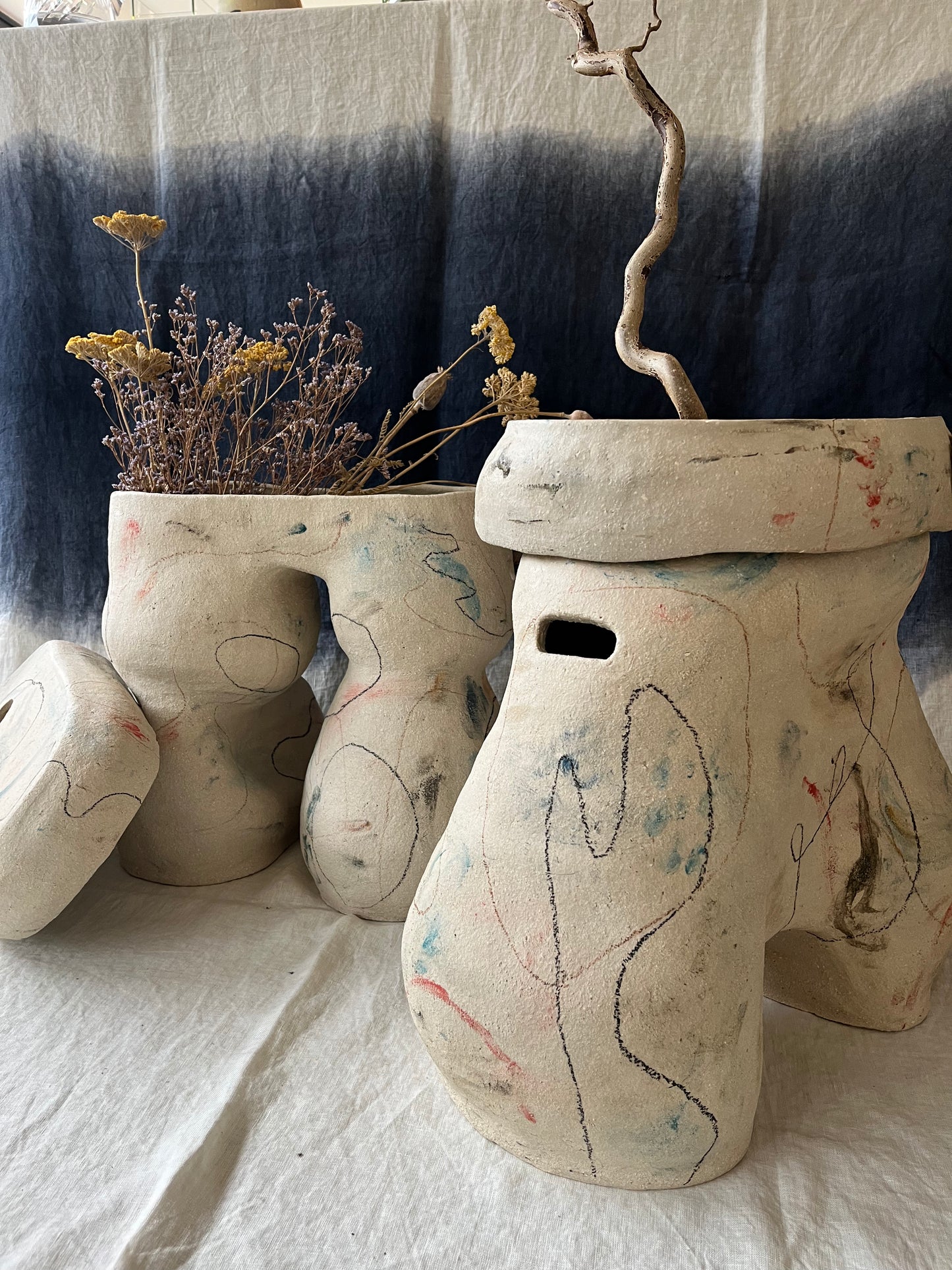 Tabouret vase-jarre avec son capuchon plateau - Collab Maison Makeba x MR Céramique