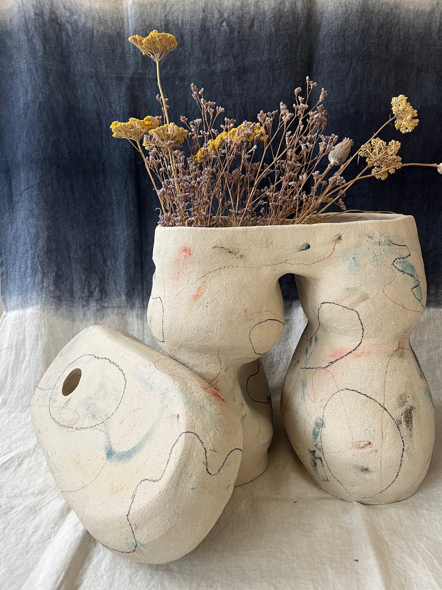 Tabouret vase-jarre avec son capuchon plateau - Collab Maison Makeba x MR Céramique