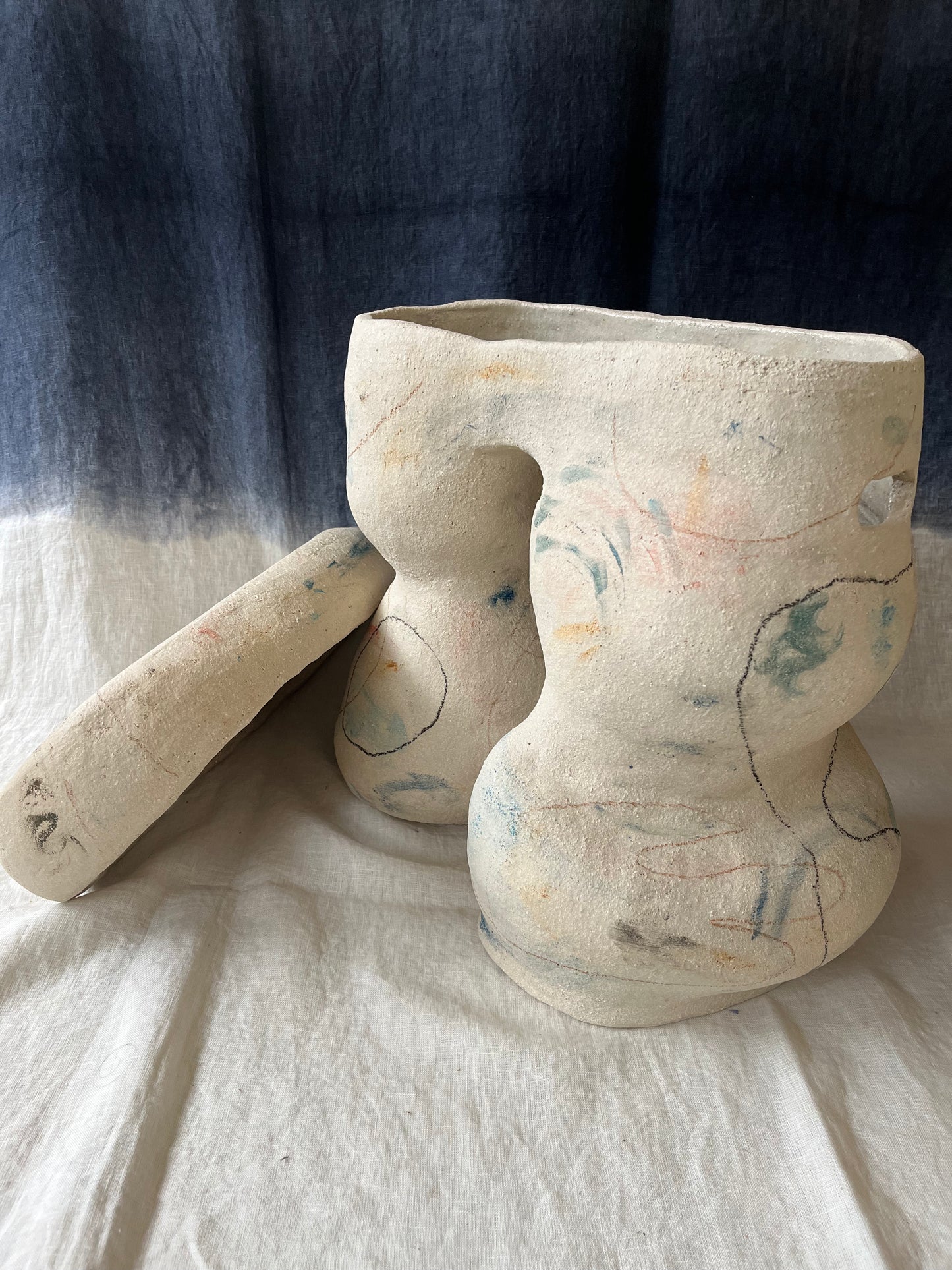 Tabouret vase-jarre avec son capuchon plateau - Collab Maison Makeba x MR Céramique