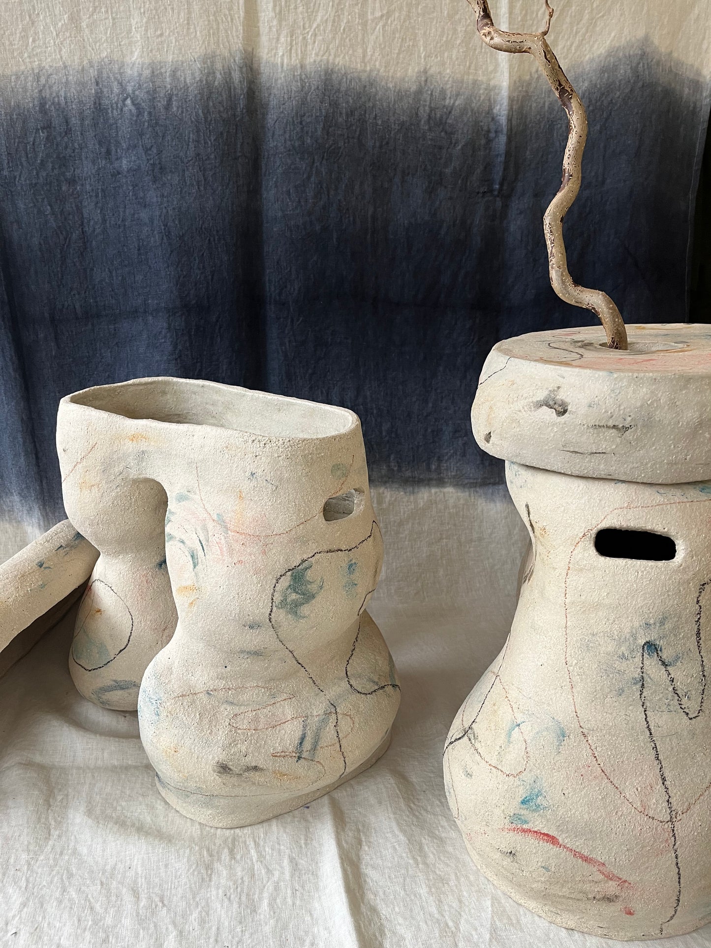 Tabouret vase-jarre avec son capuchon plateau - Collab Maison Makeba x MR Céramique