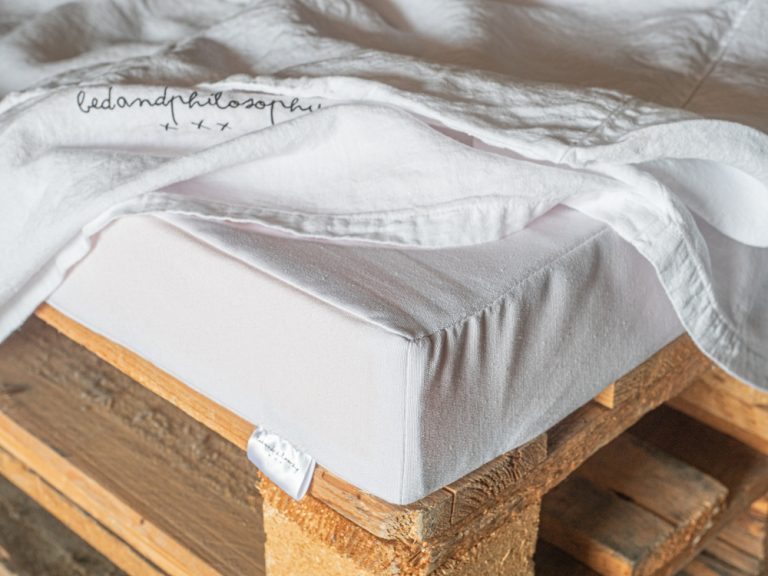 PALETTE OUTDOOR, Bed and Philosophy