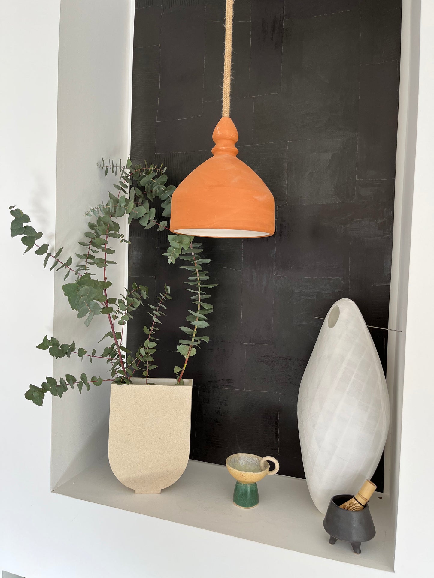 Céramiques Lucia. Vase U. Fait main. Pièce unique.