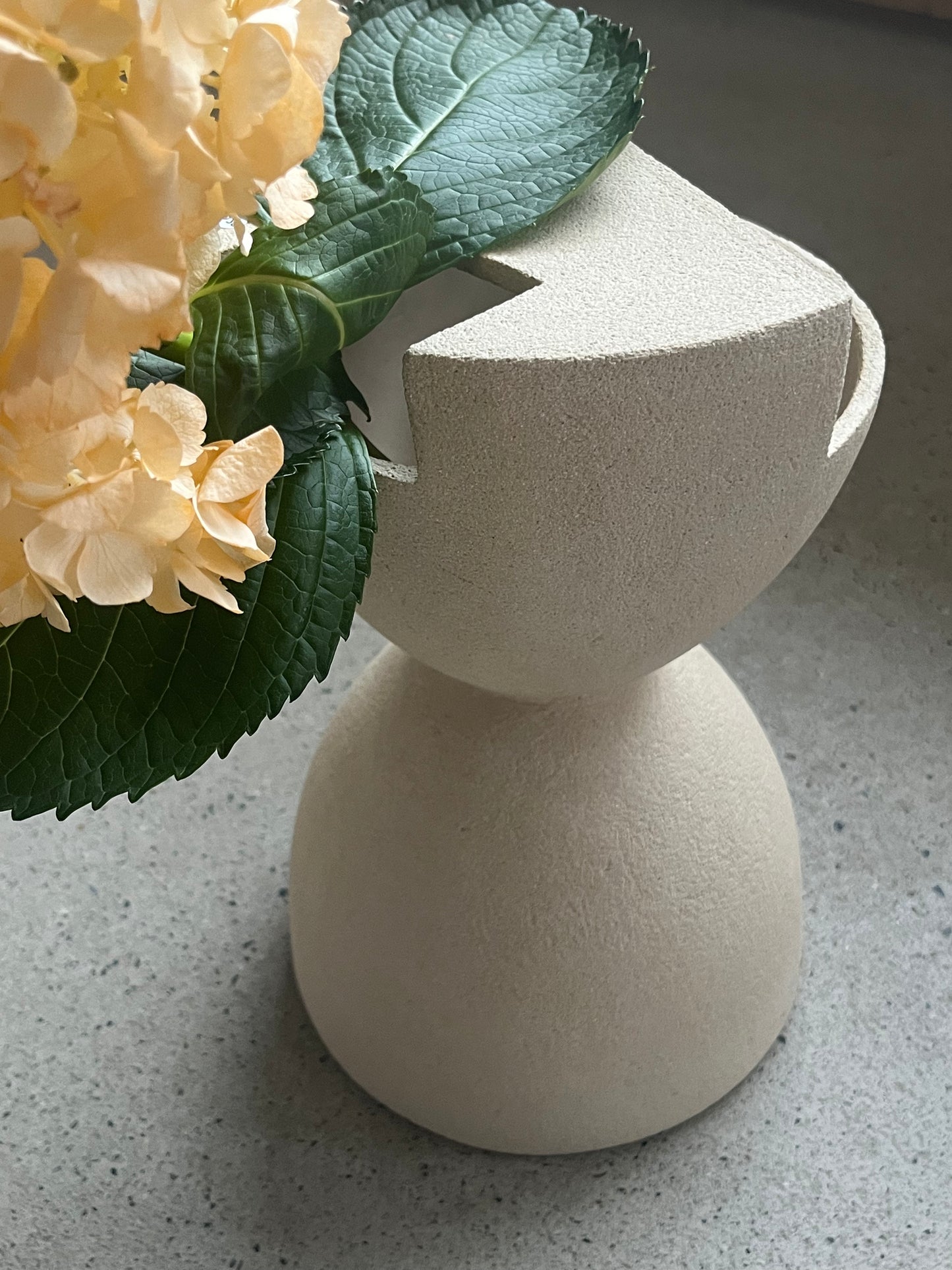 Vase Diabolo Studio La Mano