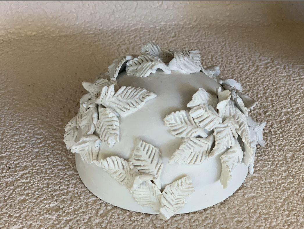 Petites céramiques blanches roses Atmosterres Hannah André