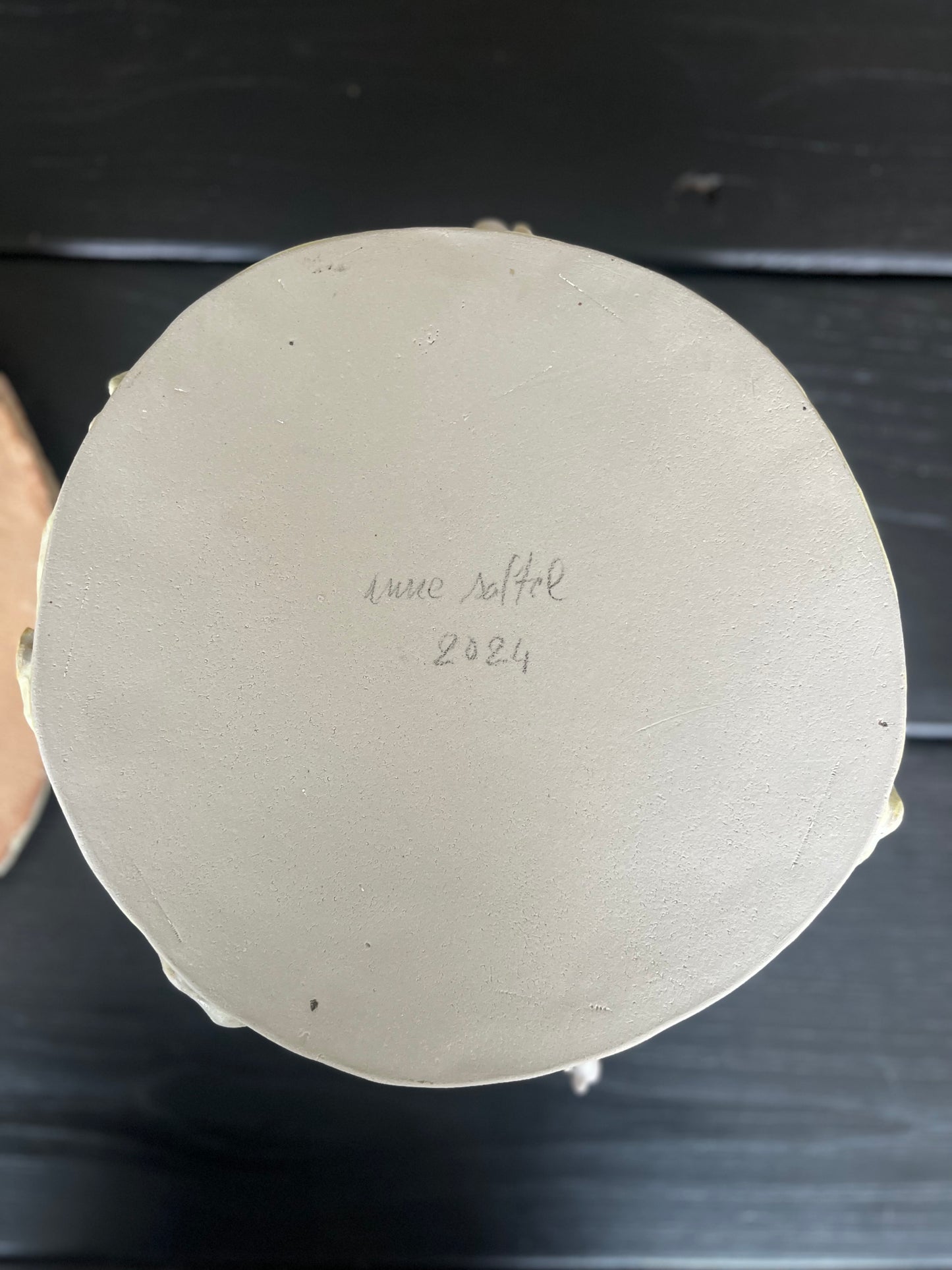 Socle Plat Visages - Anne Saltel