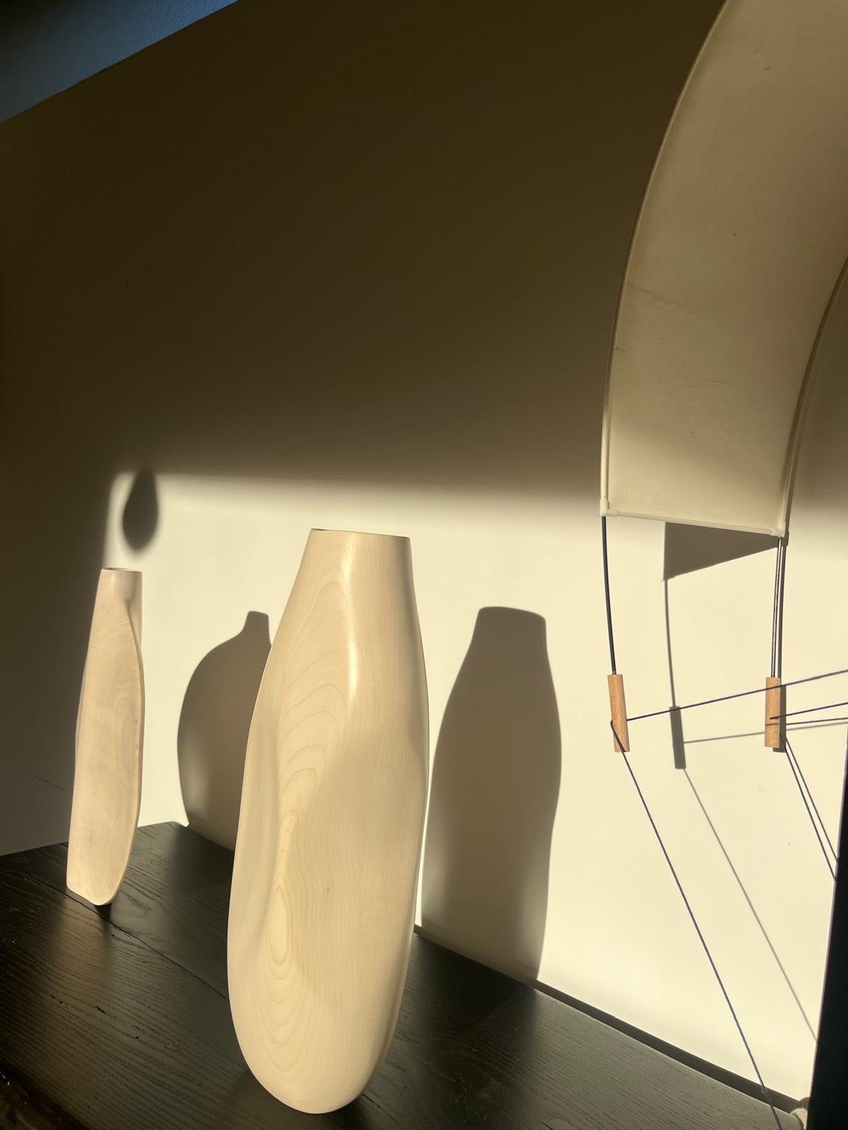Vase en bois massif, Lorien Cau