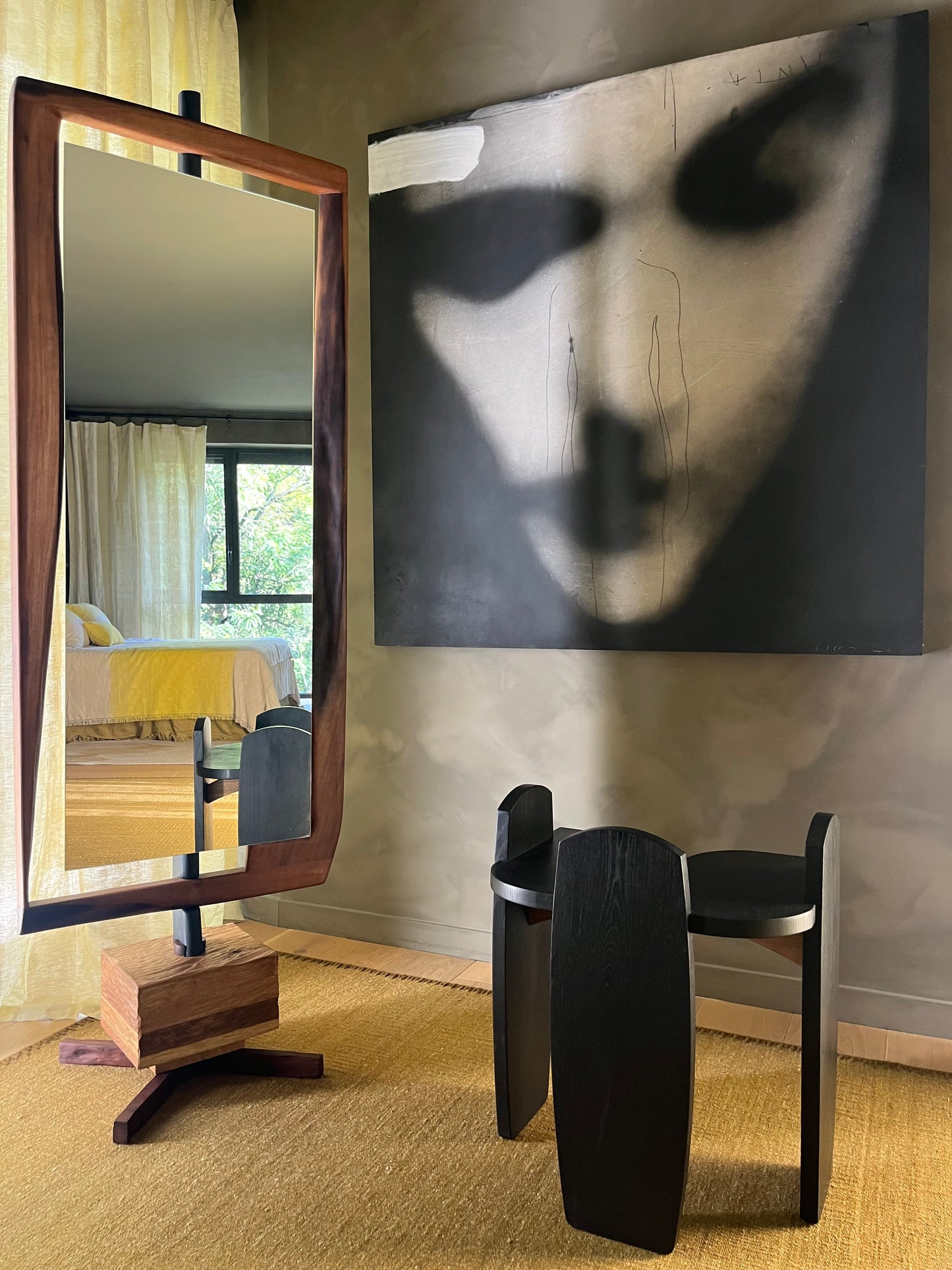 "Le Miroir",  Noyer et chêne massif huilé transparent bleu