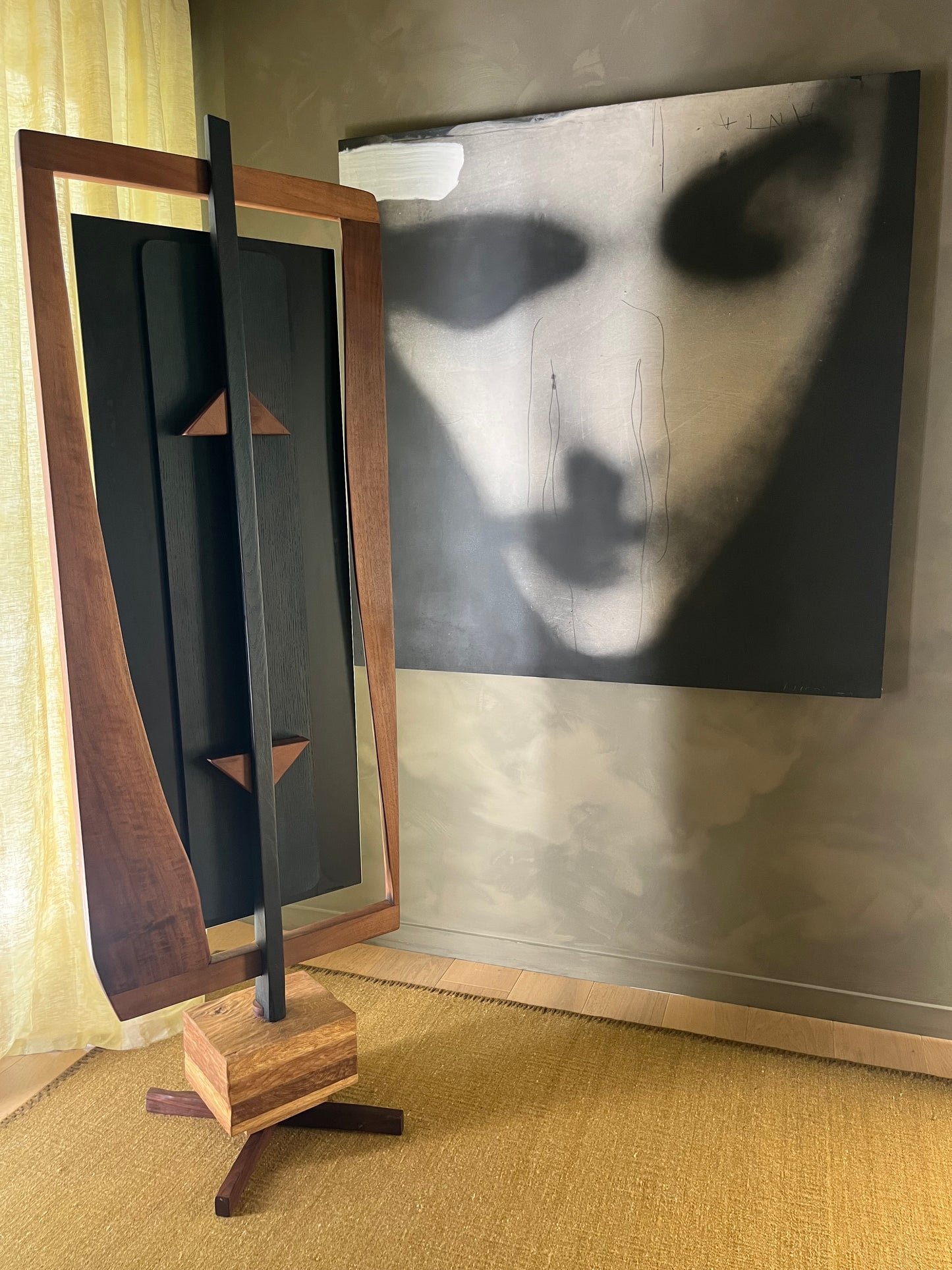 "Le Miroir",  Noyer et chêne massif huilé transparent bleu