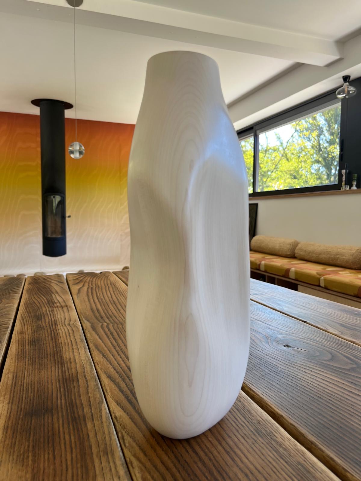 Vase en bois massif, Lorien Cau