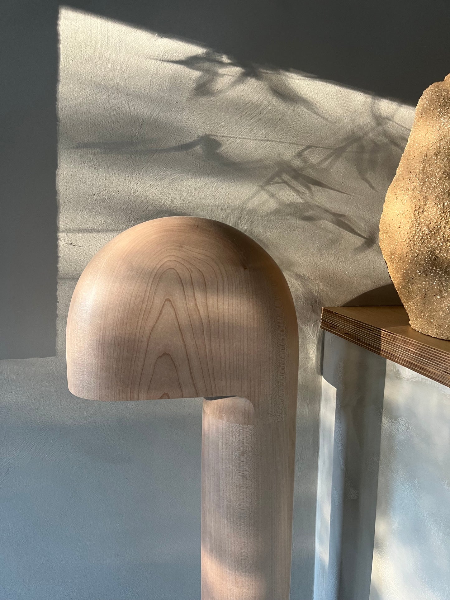 Lampadaire en bois d'érable Studio Cabane