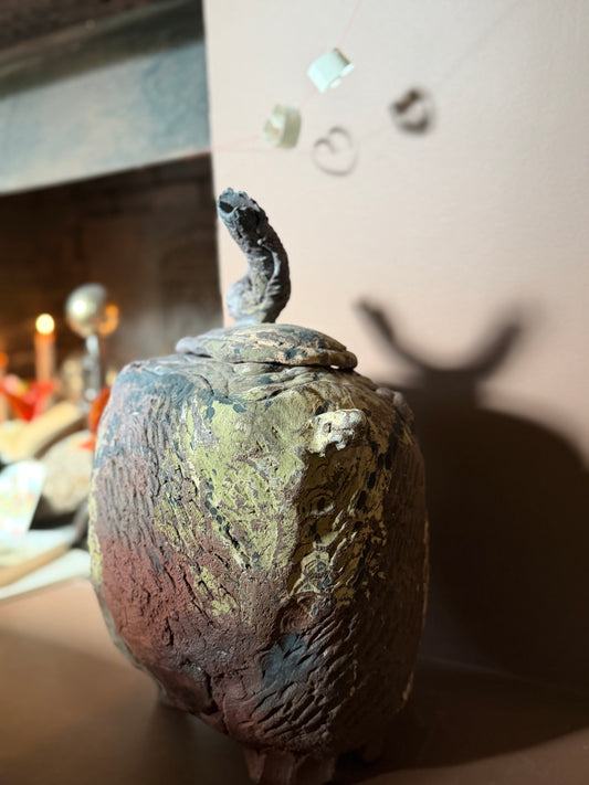 BOITE ZOOMORPHE, Peint à la main , Hannah André