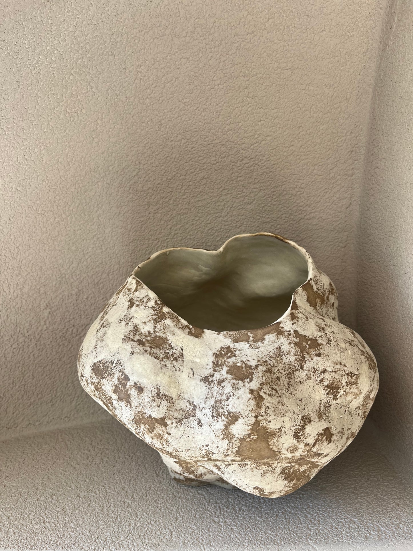 Cora - Vase - Sable