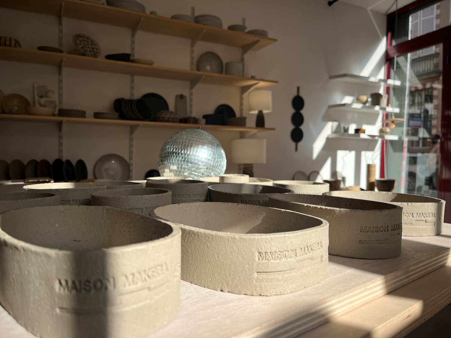 Maison Makeba Signature x CCÉRAMIQUE - Objet Sculptural/Suspension - J'Habille la Lumière