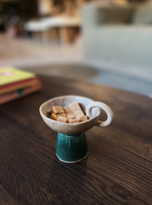 Tasse anse haute sur pied Mosselbay