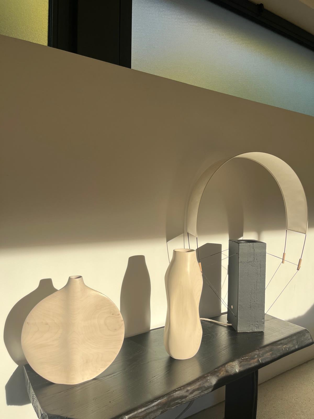 Vase en bois massif, Lorien Cau