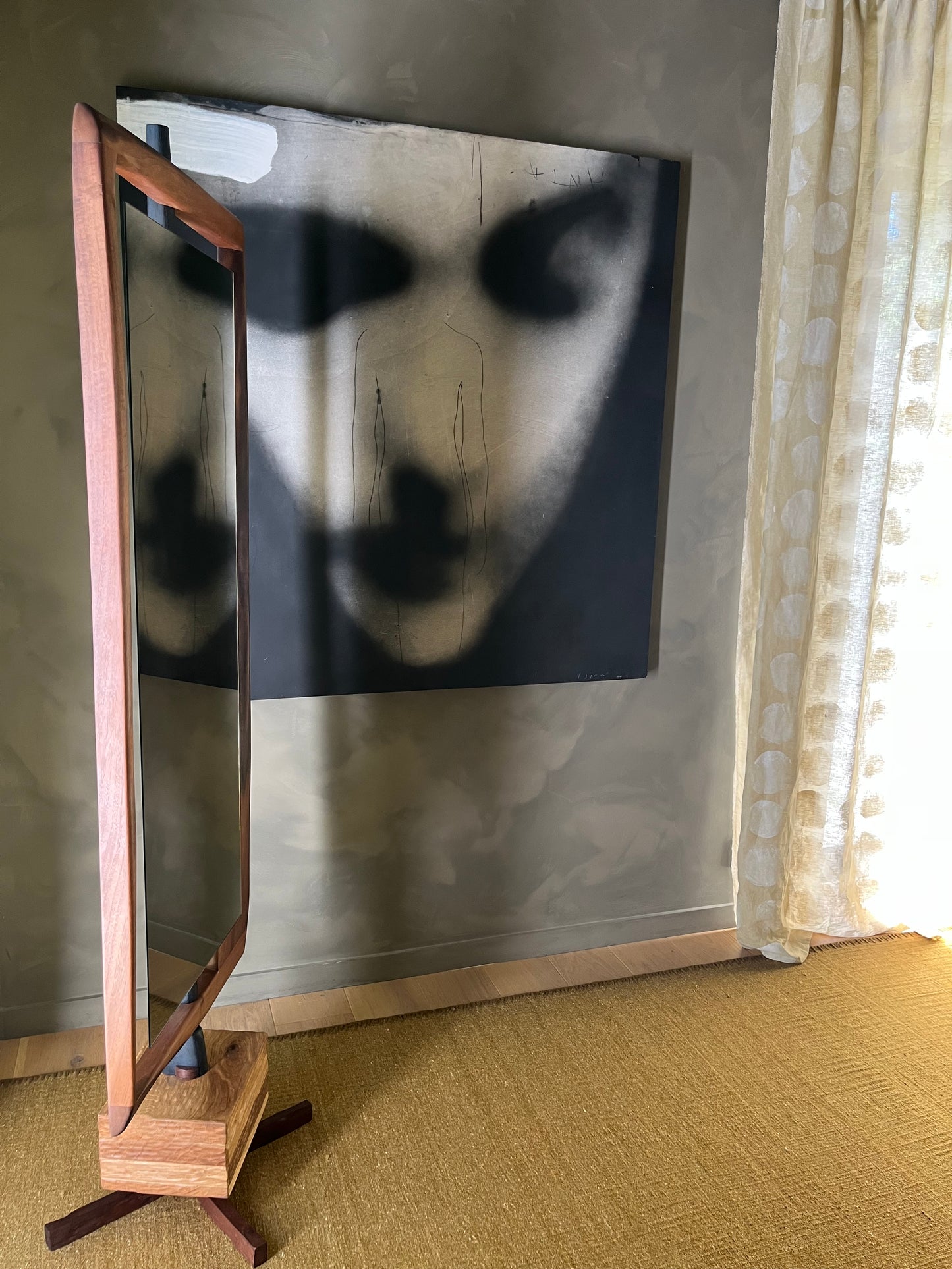 "Le Miroir",  Noyer et chêne massif huilé transparent bleu