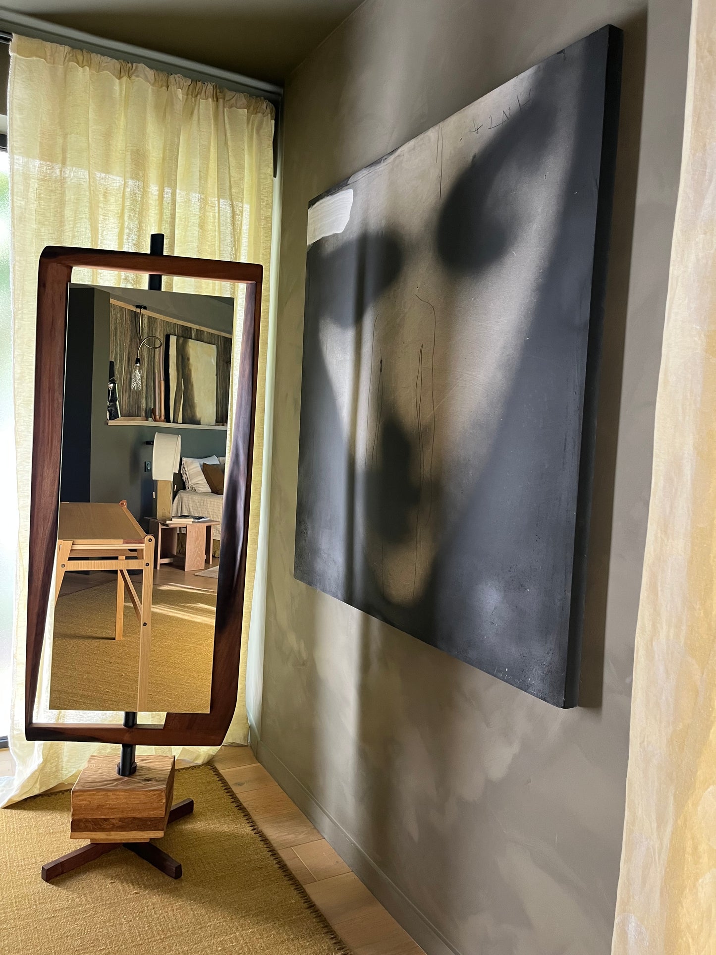"Le Miroir",  Noyer et chêne massif huilé transparent bleu