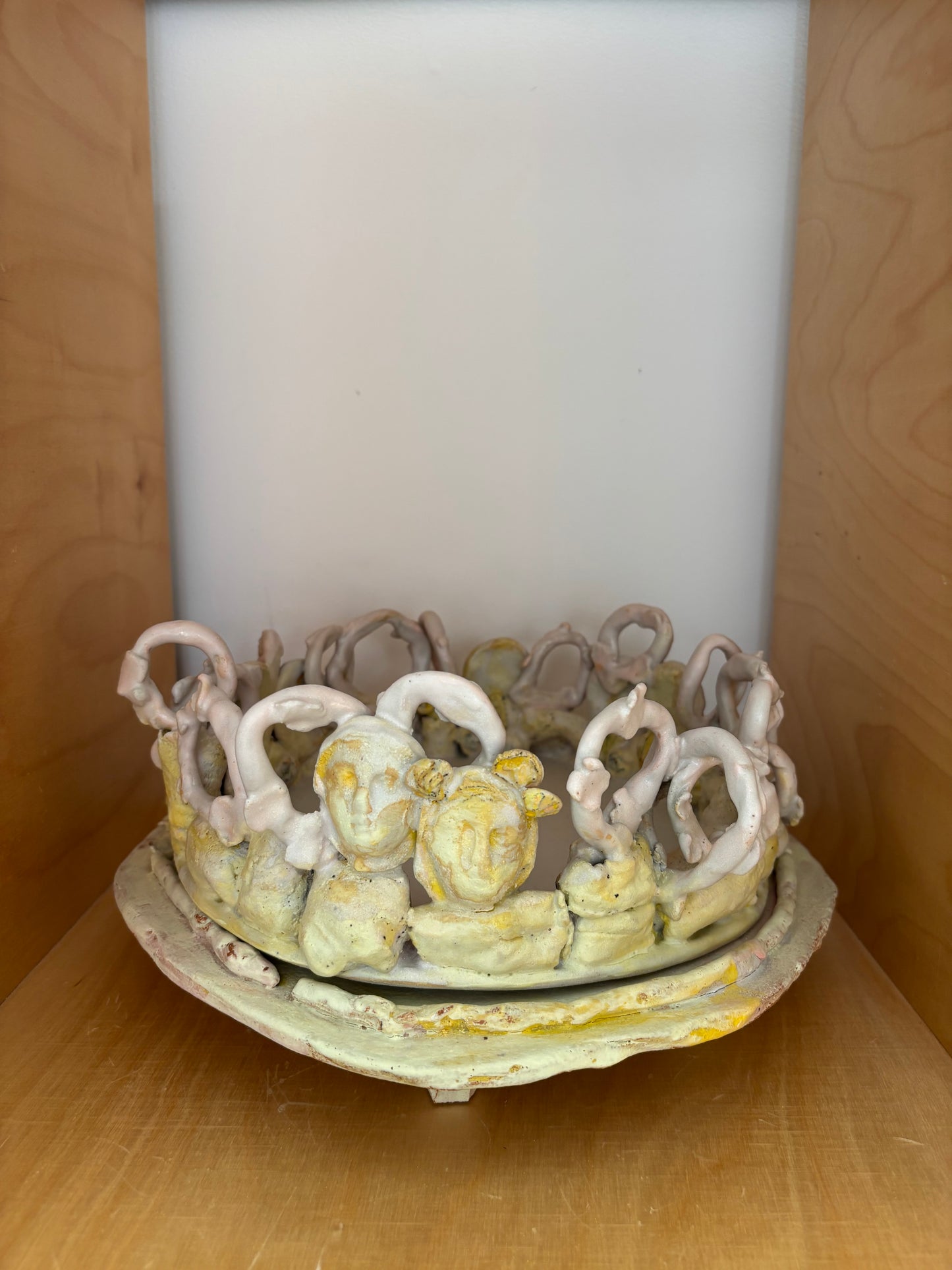 Socle Plat Visages - Anne Saltel