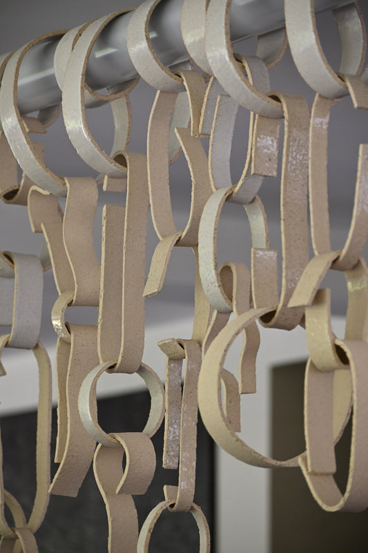 « J’habille la lumière » Objet sculptural /Suspension   - Ccéramique x Maison Makeba
