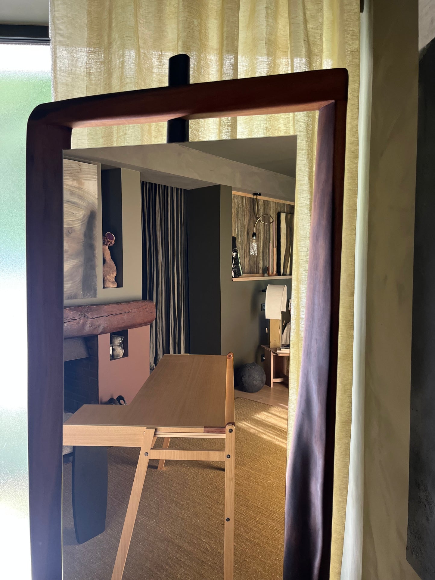 "Le Miroir",  Noyer et chêne massif huilé transparent bleu