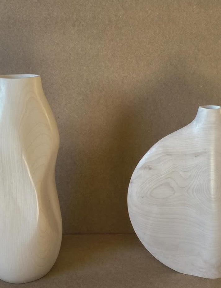 Vase en bois massif, Lorien Cau