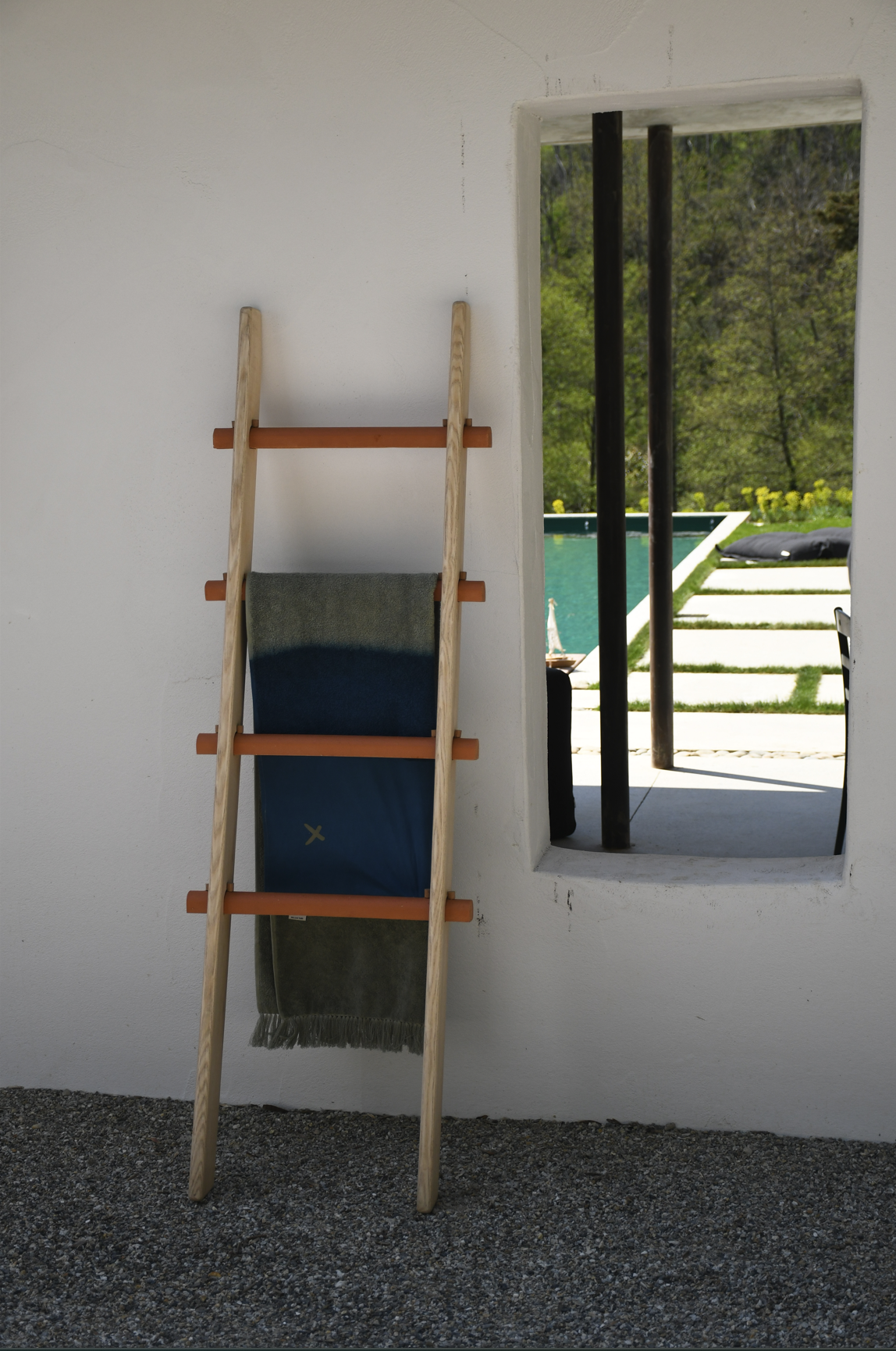 Emilie Cazin/ Emilie Dechaud - Échelle/Valet - Argela