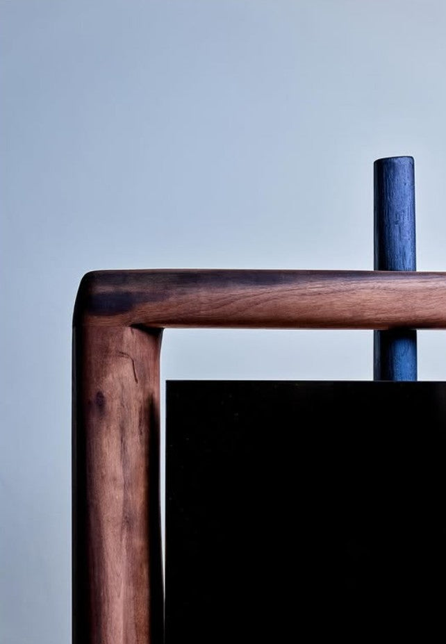 "Le Miroir",  Noyer et chêne massif huilé transparent bleu