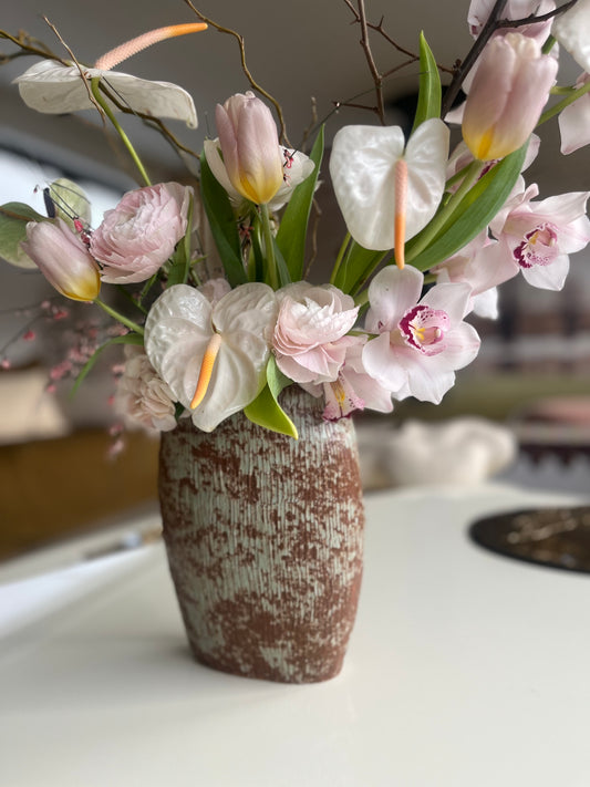 Vase décolletté II, Cora
