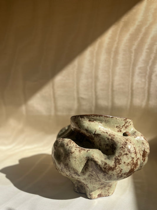 Vase Ormuz, Cora