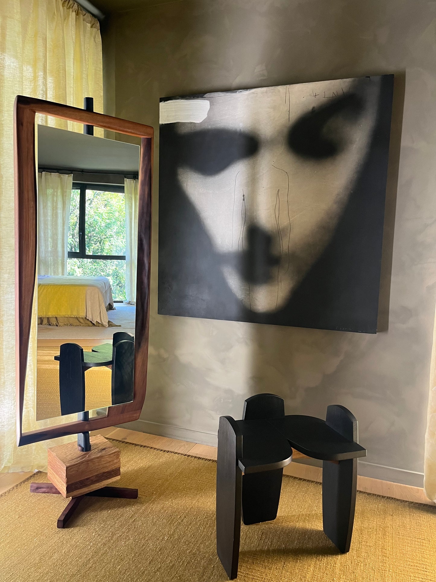 "Le Miroir",  Noyer et chêne massif huilé transparent bleu