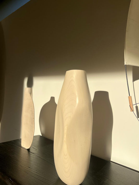 Vase en bois massif, Lorien Cau