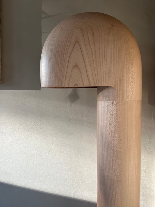 Lampadaire en bois d'érable Studio Cabane